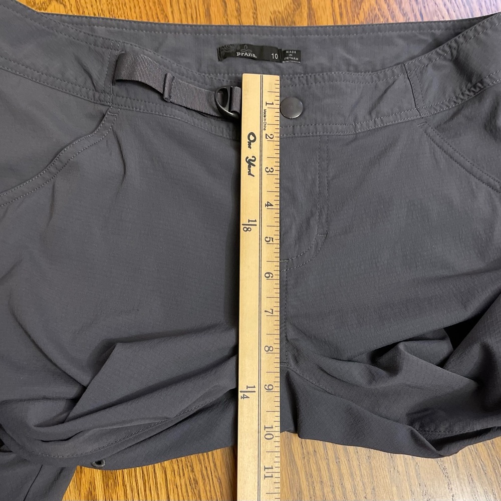prAna Women's Jasmine Knicker, Belted Adjustable Waist
Gray, Size 10 - Picture 12 of 15